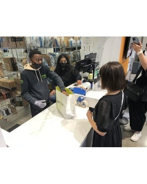 「逆物流」が経営を圧迫　返品コストとどう向き合うか