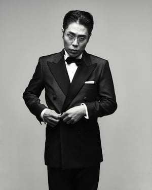 髙比良くるまをモデルに起用、ゾゾヴィラがシュガーヒルにタキシードを別注