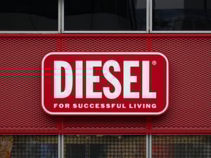 �ǥ��`���롢�s3��ˤ錄�겻�ڤ��ä�����CEO�˥���ɥ쥢?�ꥴ�ꥪ�`����������Ԫ�ߥ奦�ߥ奦�Υ����`�Х�?��Ʃ`�룦���ީ`�����؟����