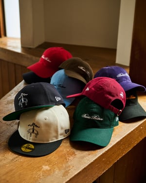 ブルックス ブラザーズとニューエラが初コラボ　シンボルマークを刺繍