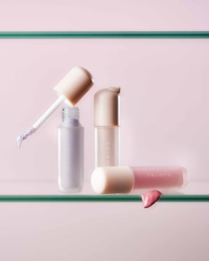 トーンから新作ベースメイクコレクション　プレストパウダーとハイライター