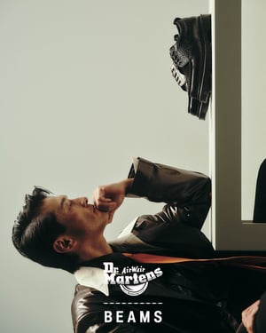ビームスがドクターマーチンとコラボ　クレイジーパターンの4ホールシューズ「ローウェル」発売