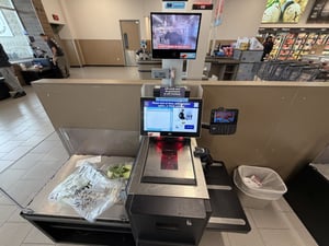 セルフレジ終焉の始まり？　アメリカで広がるセルフレジ規制条例、万引き急増の果てに大手チェーンが直面する地獄の現実