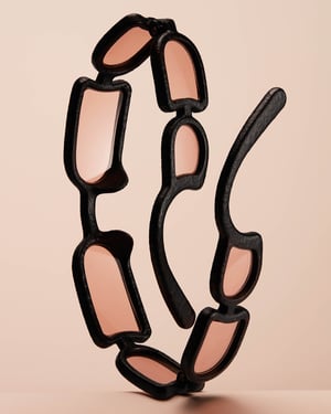 ISSEY MIYAKE EYESが「UROKO」を発売　鱗のような文様から着想