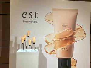 花王「エスト」“角栓崩壊洗顔”が薬用処方でリニューアル　つるんとなめらかな肌へ