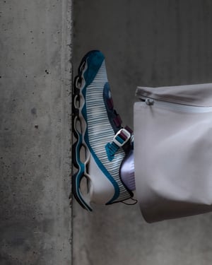 ミズノがサマースニーカー「WAVE PROPHECY STRAP 2 」を発売　陸上スパイクの構造を採用