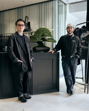 盆栽を“着る”という発想　小木“POGGY”基史と小島鉄平が語る「ワイルドサイド」×「トラッドマンズ ボンサイ」