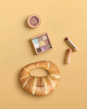 3CEが「ベーカリーコレクション」発売　柔らかなブラウンやコーラルカラー