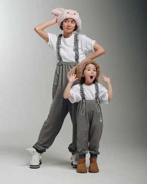 キューンが「おとなこども」コレクション発売、耳付きパーカやかぼちゃパンツなど全7型