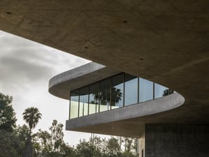 ジョナサン・アンダーソン初の「ディオール」クルーズコレクション　ロサンゼルスの美術館で発表