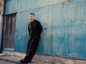 人生を“再編集”するキャリアチェンジ　外科医助手からファッション業界へ転身したデザイナーに聞く哲学