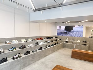 サロモン日本初のシグネチャーストアがオープン　“ファッションの街”でブランド価値を発信