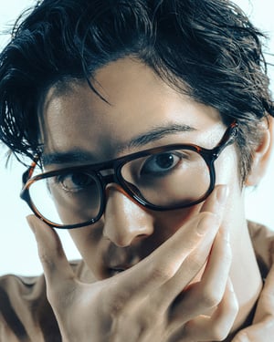 塩野瑛久 × ディーゼル　“新しい自分”に出会える3つのアイウェア