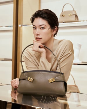 ɭ�Ǥ��ե��饬��Υ������󡸥ϥ� �Хå������¤��������˴���롡�y�������Ҋ�Ĥ���˥�`�ե����