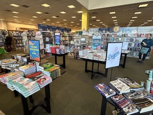 復活した米老舗書店チェーン　アマゾンに対抗する「脱チェーンストア」という生き残り策