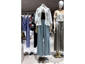 ターミナル立地のレディス専門店　気温の影響受けた大型連休で長袖羽織りが人気