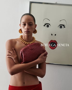 ボッテガ・ヴェネタ、今夏発売の新作バッグを先行公開するポートレートシリーズ発表