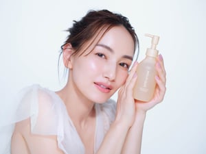 モデル辻元舞の「メリフィーク」から新製品　「クレンジングで肌の調子が変わると痛感」