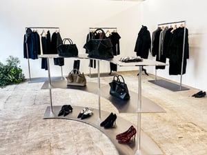 プラダを着た悪魔2にも登場、スウェーデン発「トーテム」が26年秋冬の新作発表