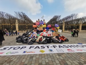 仏ウルトラファストファッション規制法施行を前に、衣料品リサイクルや繊維循環を考える