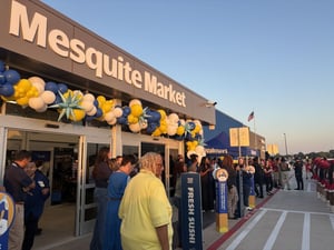 ネットスーパー需要が生んだ店舗の再定義　ダラスにウォルマートの次世代店舗が誕生