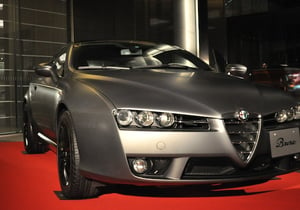 アルファロメオが伊ブランド「イタリア インディペンデント」とコラボ、世界限定900台スペシャルカー発売