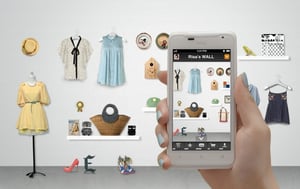 auが新感覚のファッションサービスを提供、Facebookとの連動強化
