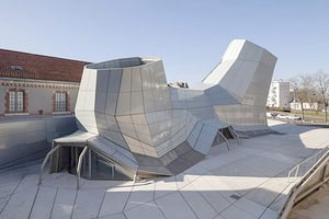 「体験する建築」フランス現代アート機関FRACの新拠点へ