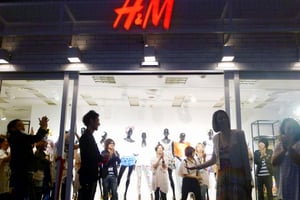 「H&M」ファン700人以上が行列！初の9日間限定ショップ「キャナルシティ博多」にオープン