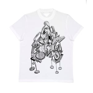 プラダ、アートなロゴをカスタムできる「プラダルファベット」Tシャツ誕生