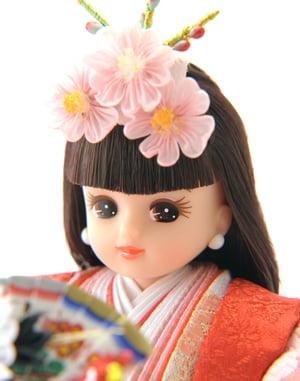 売り切れ必須「リカちゃんのひな人形」にシリアルナンバー入り限定モデル