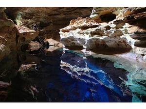 死ぬまでに入ってみたい 世界の神秘的な洞窟15選