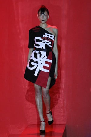 ヴィヴィアン タムが東京ファッションウィーク初参加 上陸15周年記念ショー