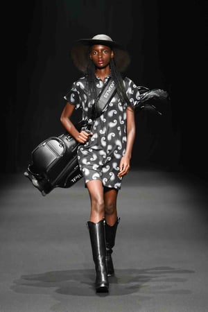 ブランド「1PIU1UGUALE3 GOLF」のコレクション一覧 - FASHIONSNAP