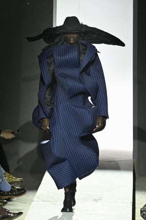 COMME des GARÇONS