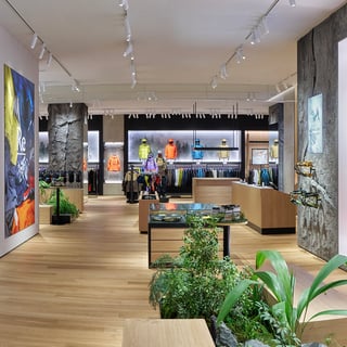 アークテリクス 池袋東武ブランドストアの店内