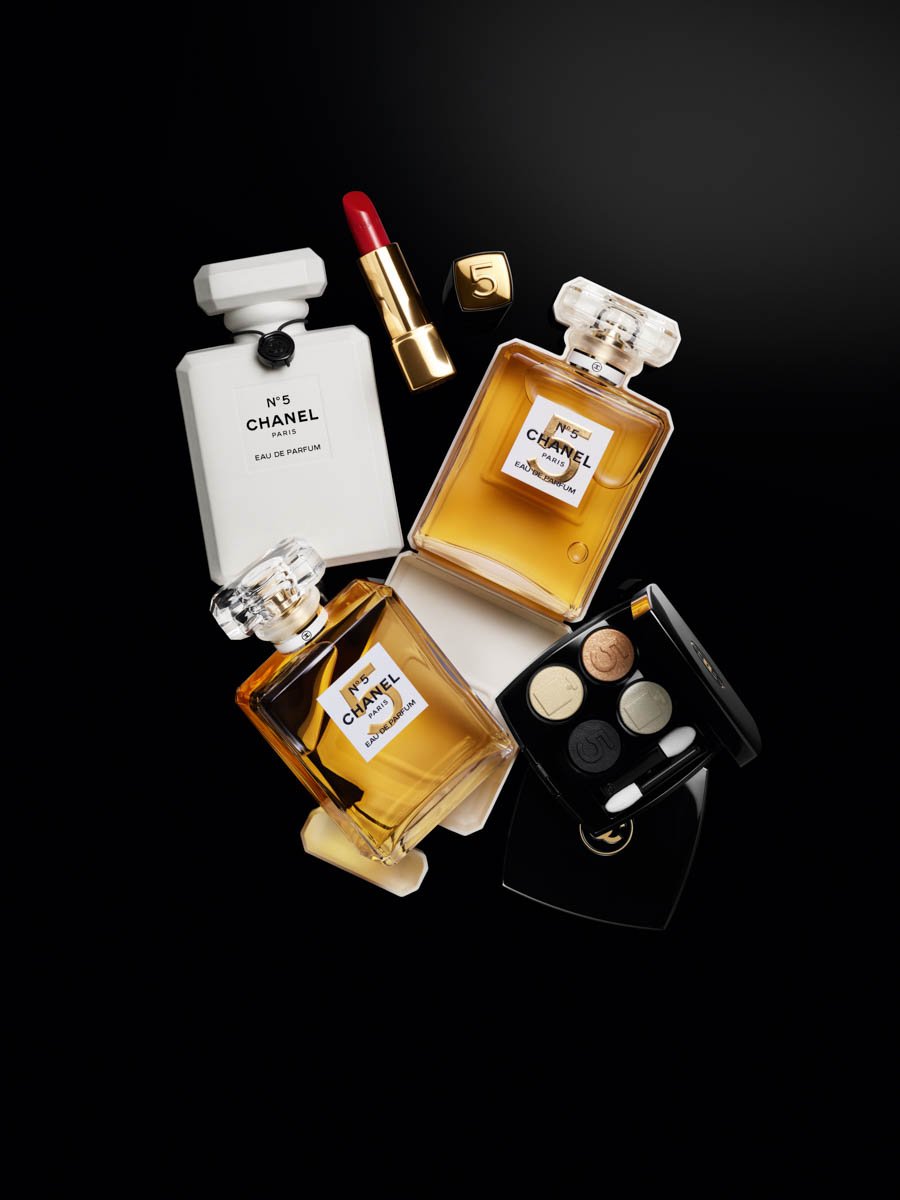 人気海外一番 新品同様 Chanel シャネル オンブル 21 ホリデー 限定 完売 Masslegalresources Com