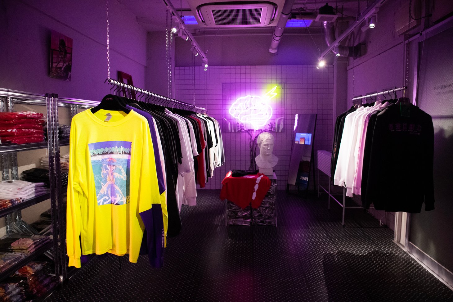 18歳未満も入店可能です 秋葉原のヤバいアパレルショップ アキバ感電デンキ とは 18歳未満も入店可能です 秋葉原のヤバいアパレルショップ アキバ感電デンキ とは