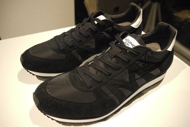 ミズノから Mライン デビュー 70 80年代のシューズをリモデル