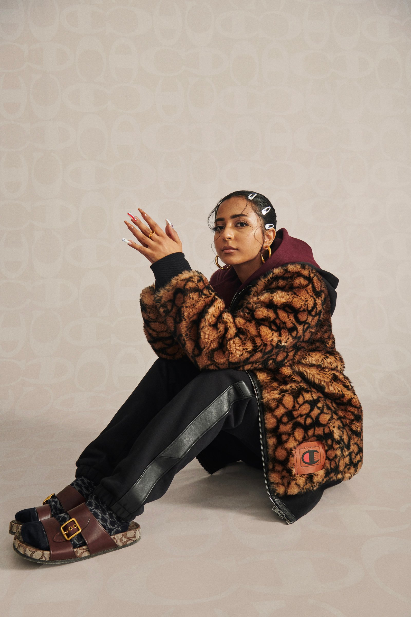 コーチ×チャンピオン発売、ストーリーパッチとCロゴが一体化したデザインに