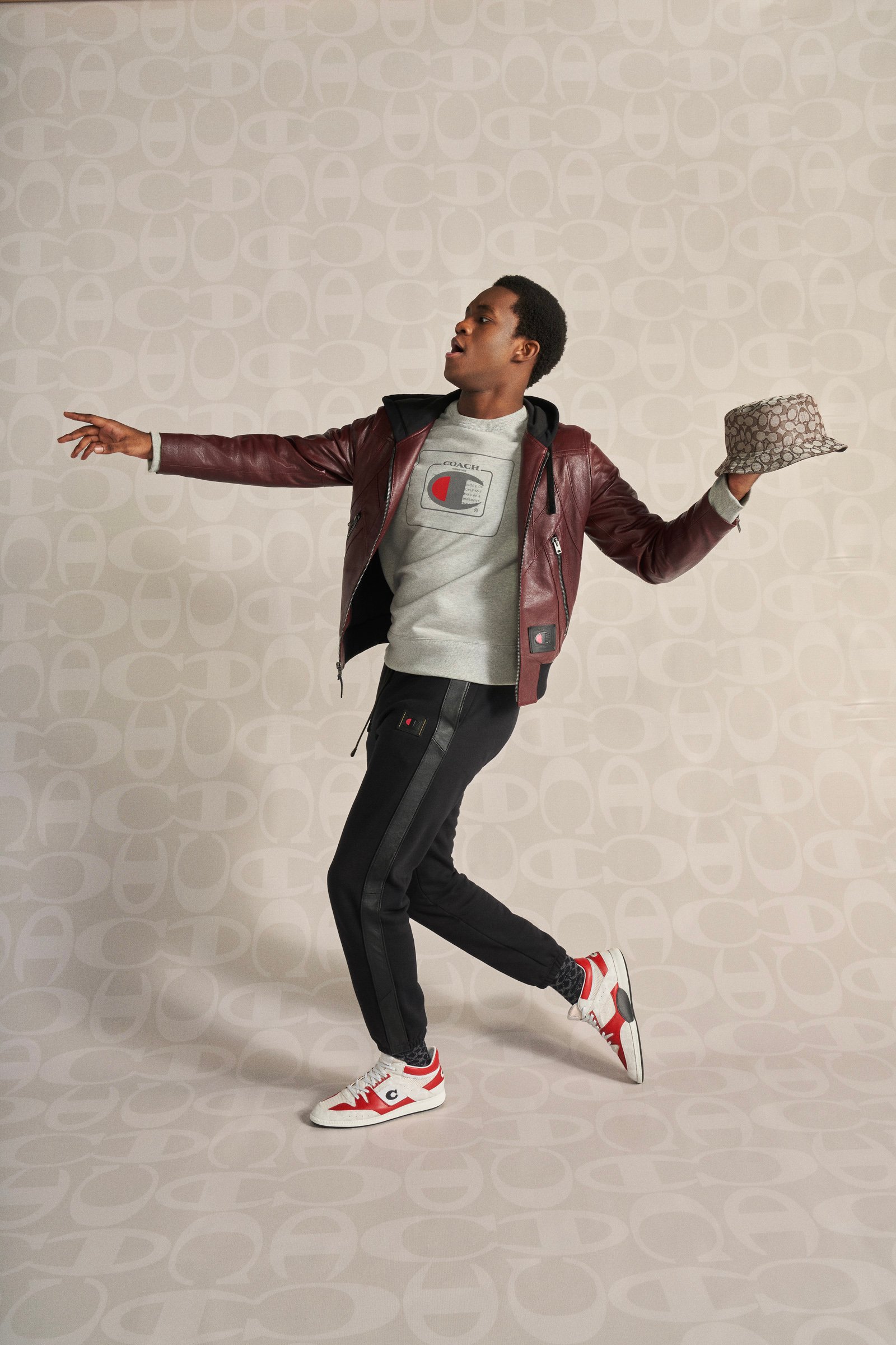 コーチ×チャンピオン発売、ストーリーパッチとCロゴが一体化したデザインに